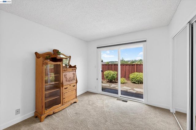 18596 W Cavendish Dr, Castro Valley, CA 94552