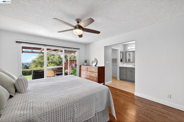 18596 W Cavendish Dr, Castro Valley, CA 94552