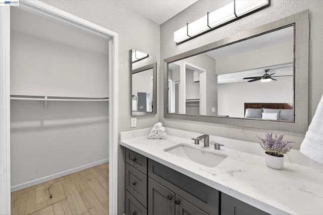 18596 W Cavendish Dr, Castro Valley, CA 94552