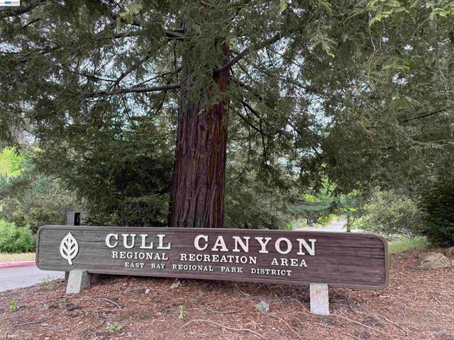 18596 W Cavendish Dr, Castro Valley, CA 94552