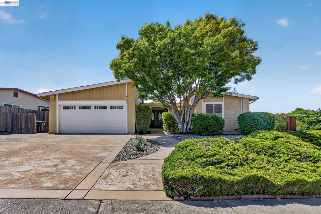18596 W Cavendish Dr, Castro Valley, CA 94552