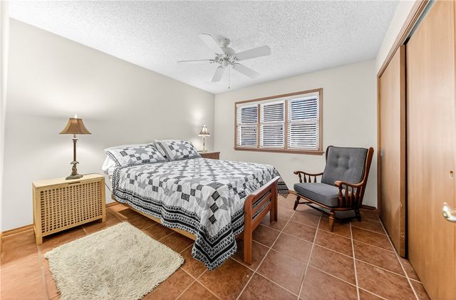 16 Tiverton Lane, Bella Vista, AR 72715