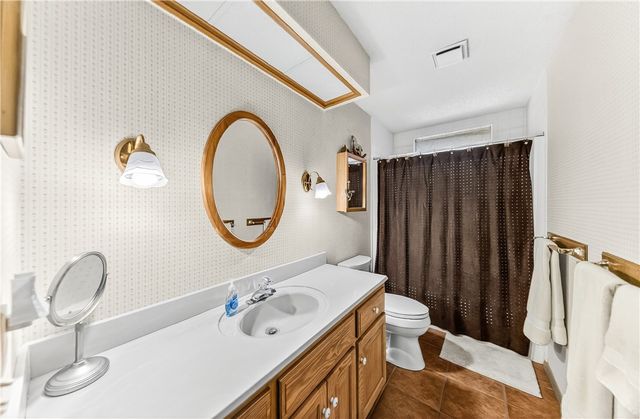 16 Tiverton Lane, Bella Vista, AR 72715