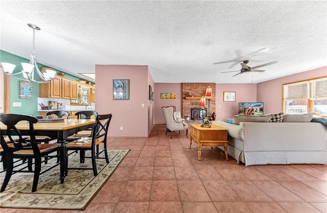 16 Tiverton Lane, Bella Vista, AR 72715