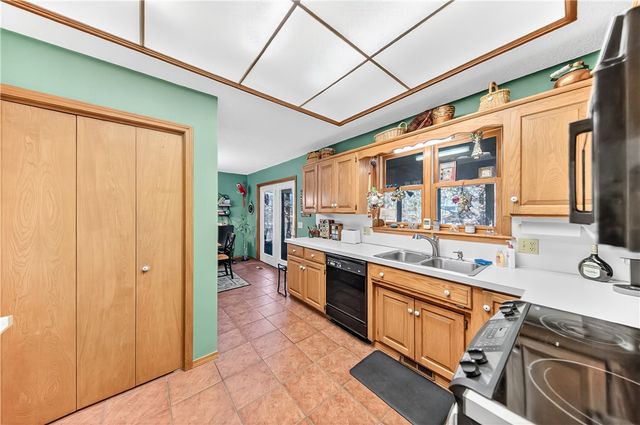 16 Tiverton Lane, Bella Vista, AR 72715