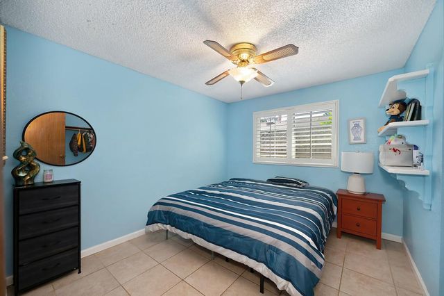 41 W Kavanagh Ave, Tracy, CA 95376