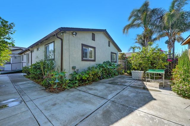 41 W Kavanagh Ave, Tracy, CA 95376