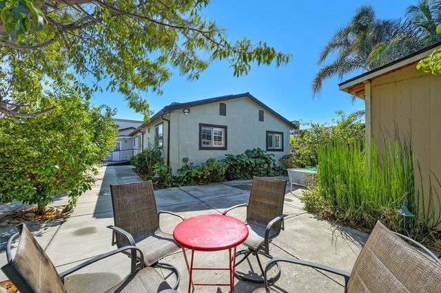 41 W Kavanagh Ave, Tracy, CA 95376