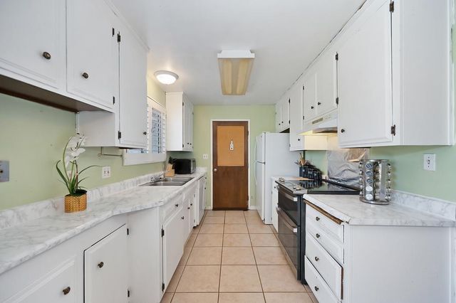 41 W Kavanagh Ave, Tracy, CA 95376