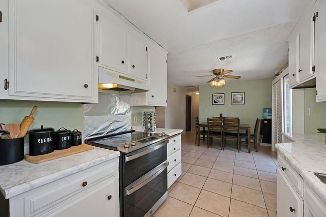 41 W Kavanagh Ave, Tracy, CA 95376