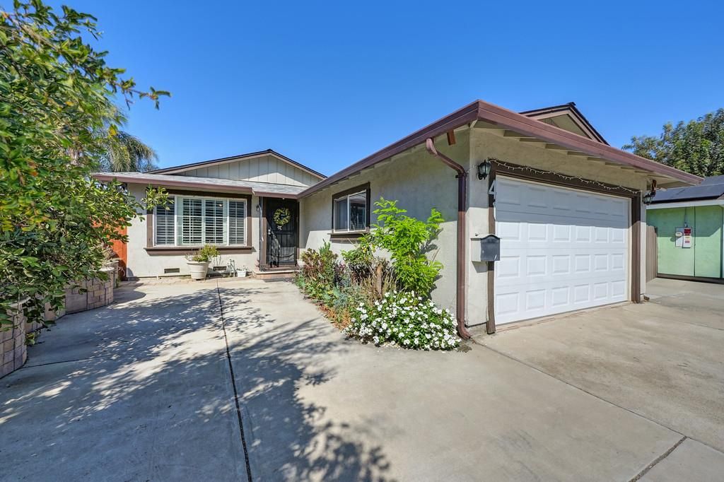 41 W Kavanagh Ave, Tracy, CA 95376