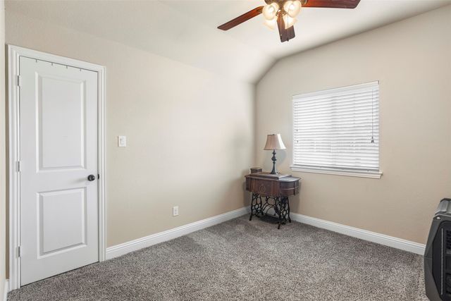 4012 Kensington Drive, Sanger, TX 76266