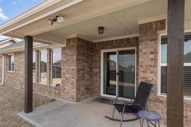4012 Kensington Drive, Sanger, TX 76266