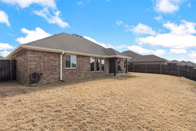 4012 Kensington Drive, Sanger, TX 76266