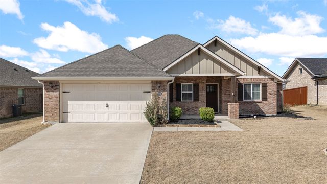 4012 Kensington Drive, Sanger, TX 76266