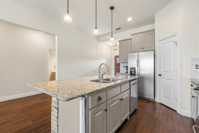 4012 Kensington Drive, Sanger, TX 76266