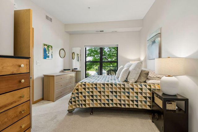 3707 Grand Way 102, Saint Louis Park, MN 55416