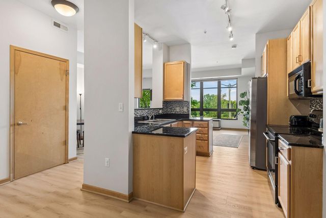 3707 Grand Way 102, Saint Louis Park, MN 55416