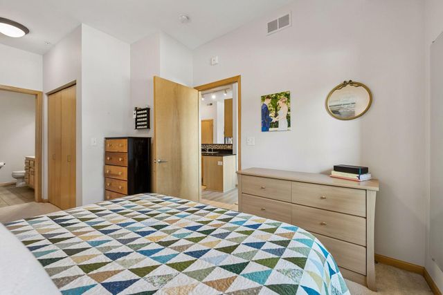 3707 Grand Way 102, Saint Louis Park, MN 55416
