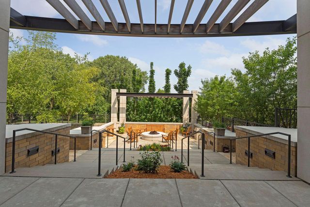 3707 Grand Way 102, Saint Louis Park, MN 55416
