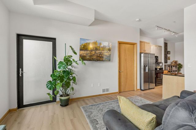 3707 Grand Way 102, Saint Louis Park, MN 55416