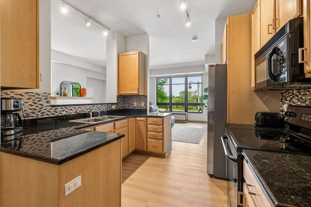 3707 Grand Way 102, Saint Louis Park, MN 55416