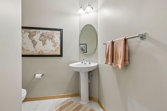 3707 Grand Way 102, Saint Louis Park, MN 55416