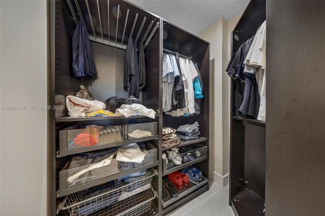 100 Bayview Dr 606, Sunny Isles Beach, FL 33160