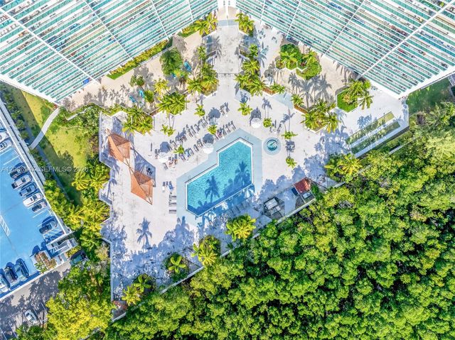 100 Bayview Dr 606, Sunny Isles Beach, FL 33160