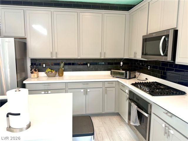 8067 Tank Loop Street, Las Vegas, NV 89166