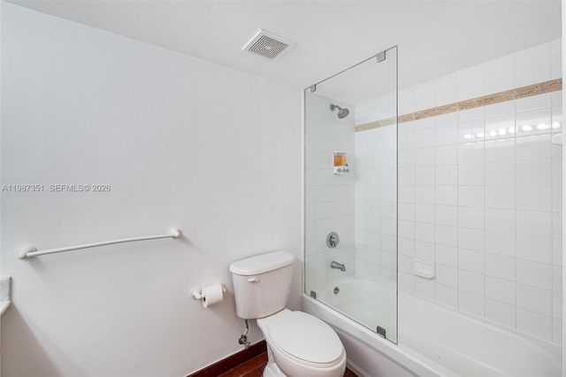 1200 Brickell Bay Dr 2824, Miami, FL 33131