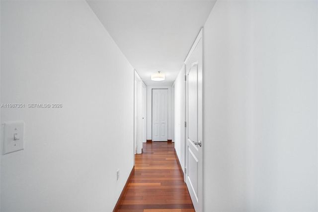 1200 Brickell Bay Dr 2824, Miami, FL 33131