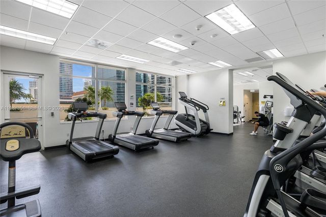 1200 Brickell Bay Dr 2824, Miami, FL 33131