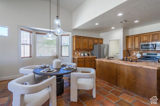 1007 N MOUNTAINSIDE AVE, Washington, UT 84780