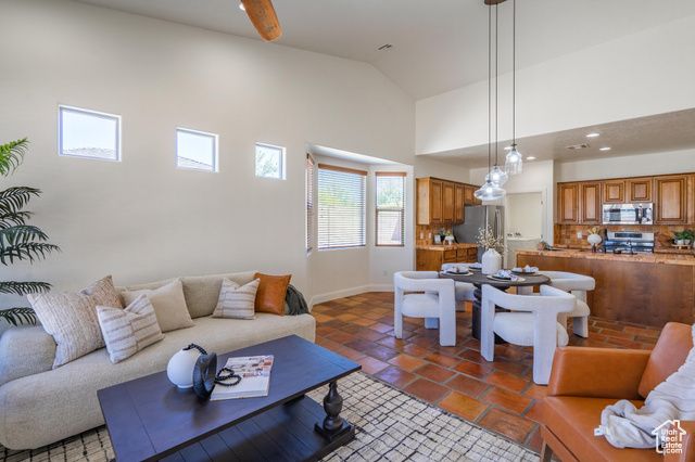 1007 N MOUNTAINSIDE AVE, Washington, UT 84780