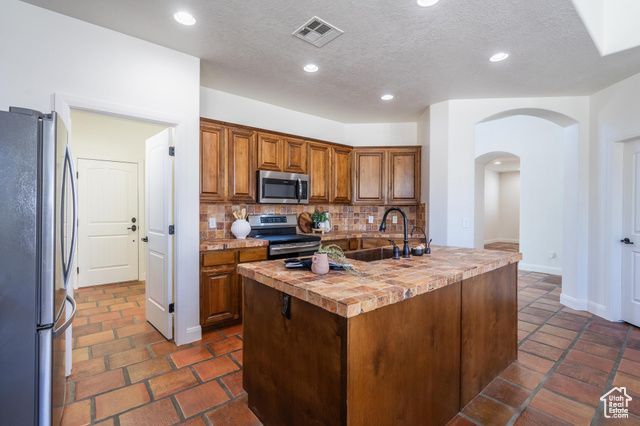 1007 N MOUNTAINSIDE AVE, Washington, UT 84780