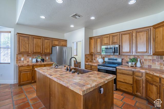 1007 N MOUNTAINSIDE AVE, Washington, UT 84780