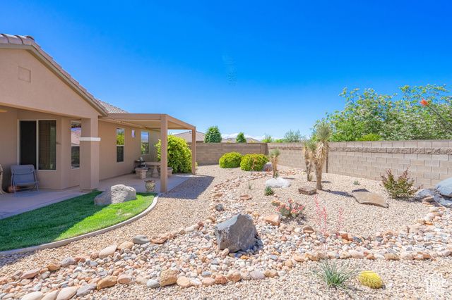 1007 N MOUNTAINSIDE AVE, Washington, UT 84780