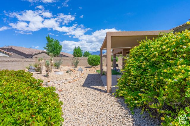 1007 N MOUNTAINSIDE AVE, Washington, UT 84780