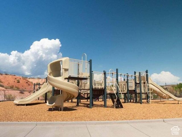 1007 N MOUNTAINSIDE AVE, Washington, UT 84780