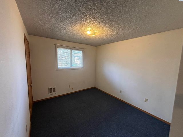 310 NW Robert St, Pullman, WA 99163