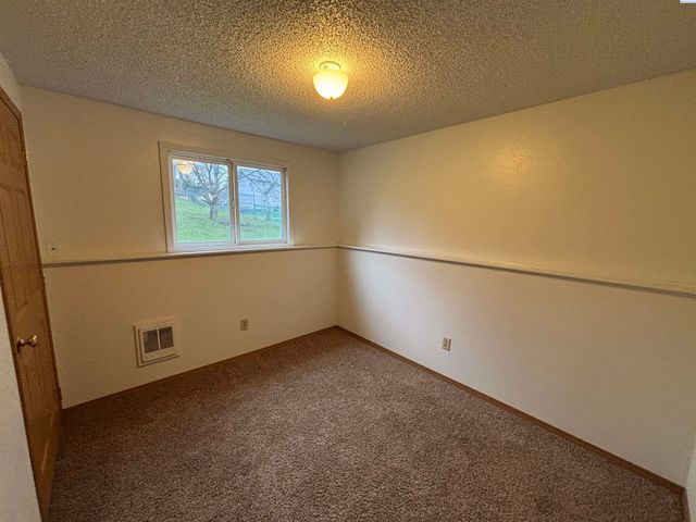 310 NW Robert St, Pullman, WA 99163