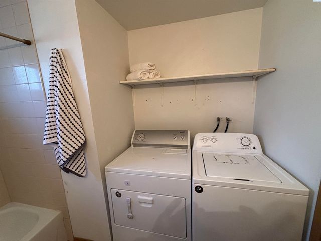 310 NW Robert St, Pullman, WA 99163