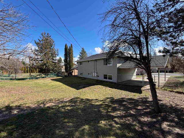 310 NW Robert St, Pullman, WA 99163