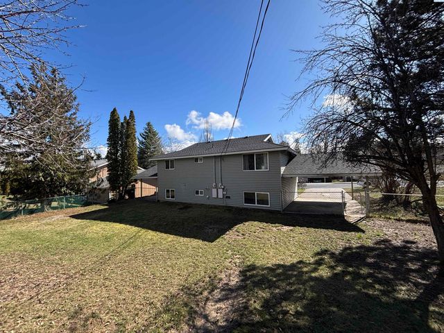 310 NW Robert St, Pullman, WA 99163