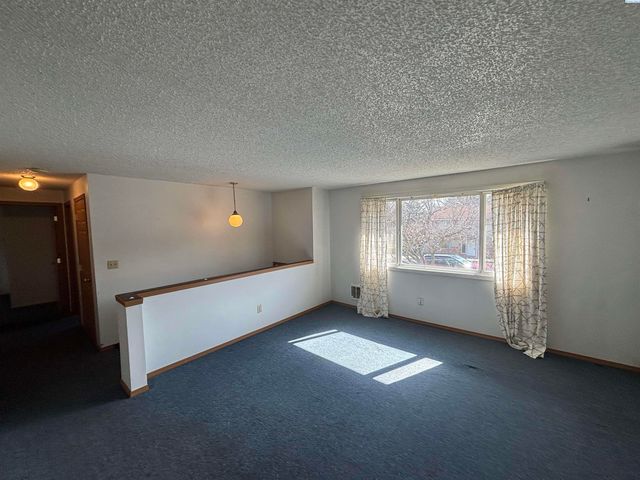 310 NW Robert St, Pullman, WA 99163