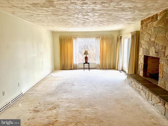 7 JEFFREY RD, Reading, PA 19601