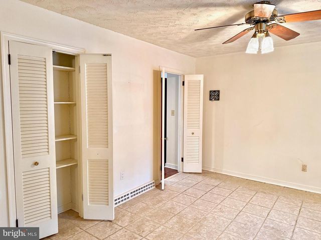 7 JEFFREY RD, Reading, PA 19601