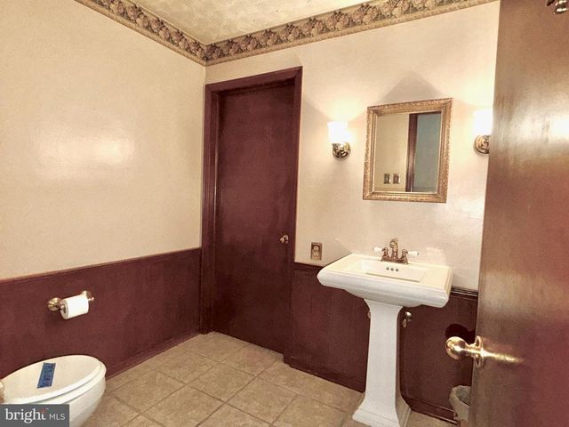 7 JEFFREY RD, Reading, PA 19601