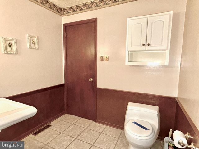 7 JEFFREY RD, Reading, PA 19601